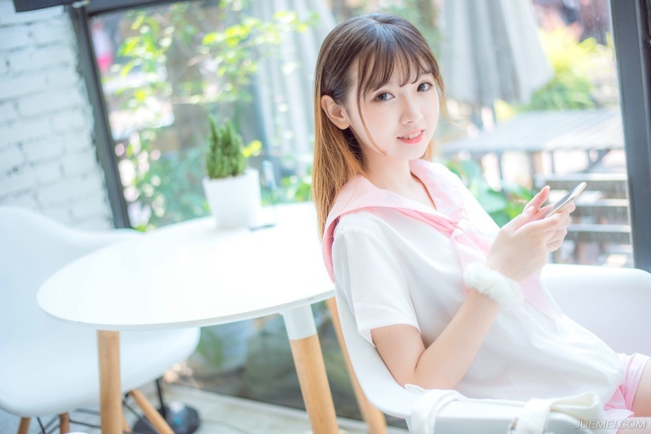 “那就这样算了？”夏侯惇忍不住道：“让我们一家来对付吕布，怎么可能？”